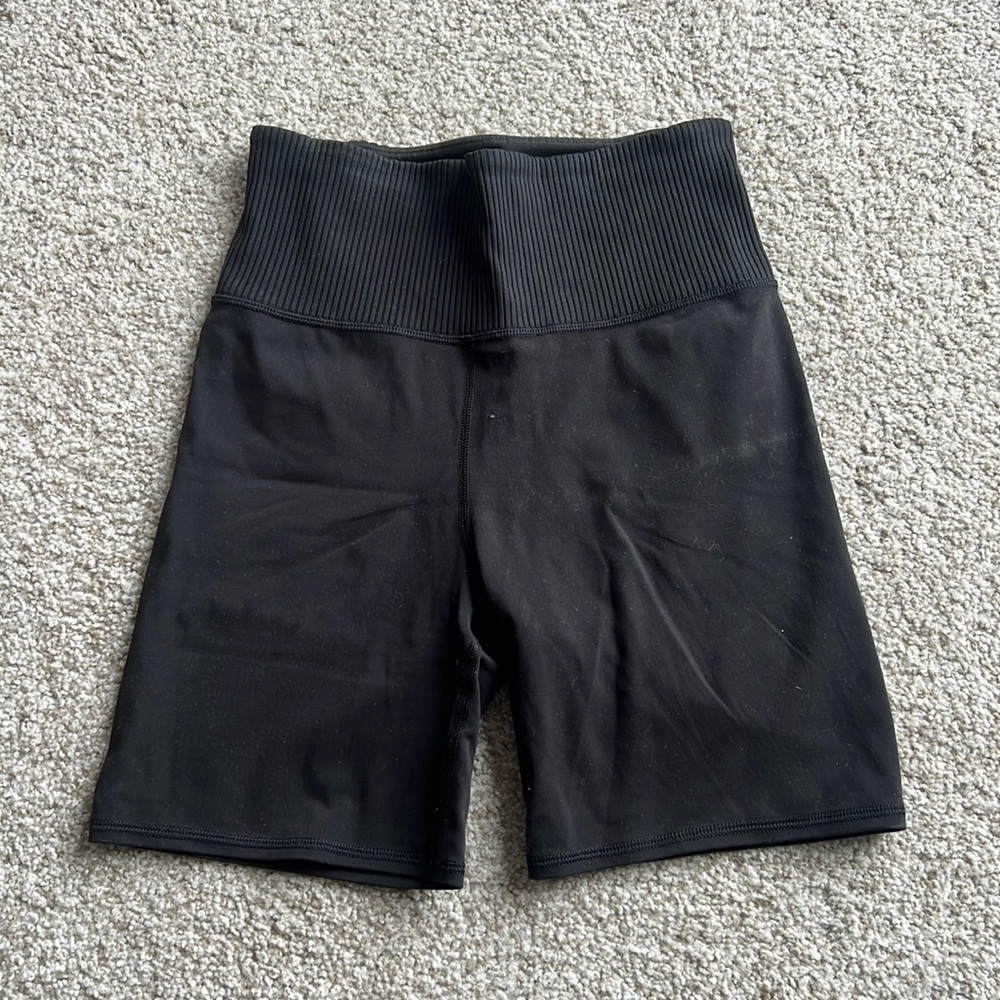 Vuori bike shorts